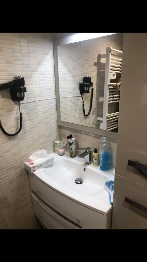 Chez Nanou Appartement Partage Avec Les Habitants Nice 0*,  France